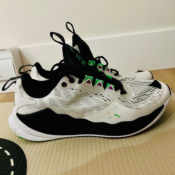 Jordan Running Shoes Size 8.5 Men - Picture 4 of 6